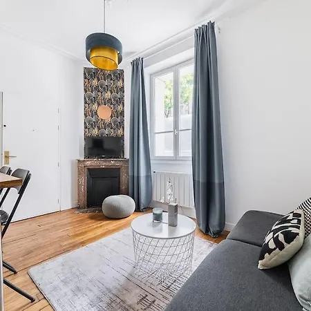 Tolbiac Apartment *